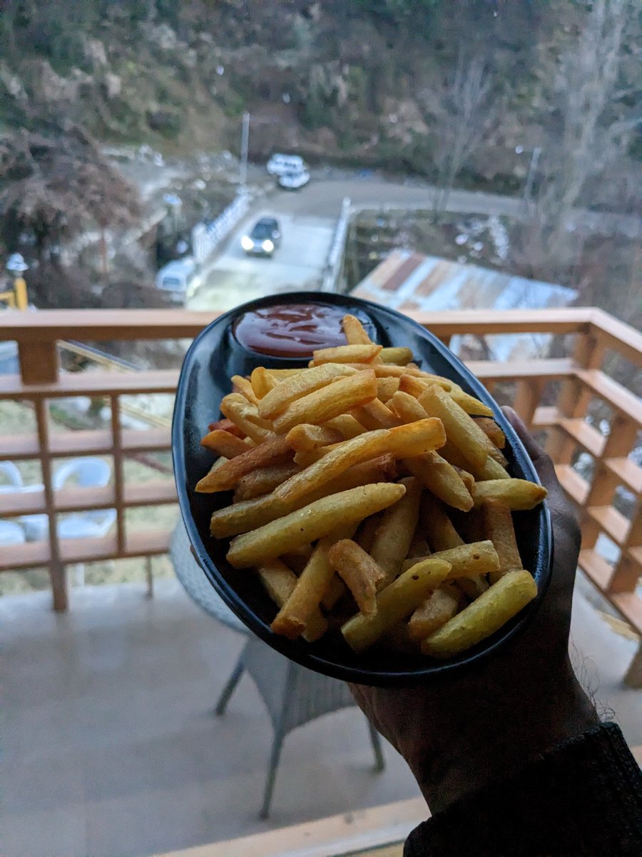 gauravgilalkar's tweet photo. Some miscellaneous pictures
#shotonGooglepixel6a #pixel6a #wintermanali #snow https://t.co/dcBGx0F9fQ