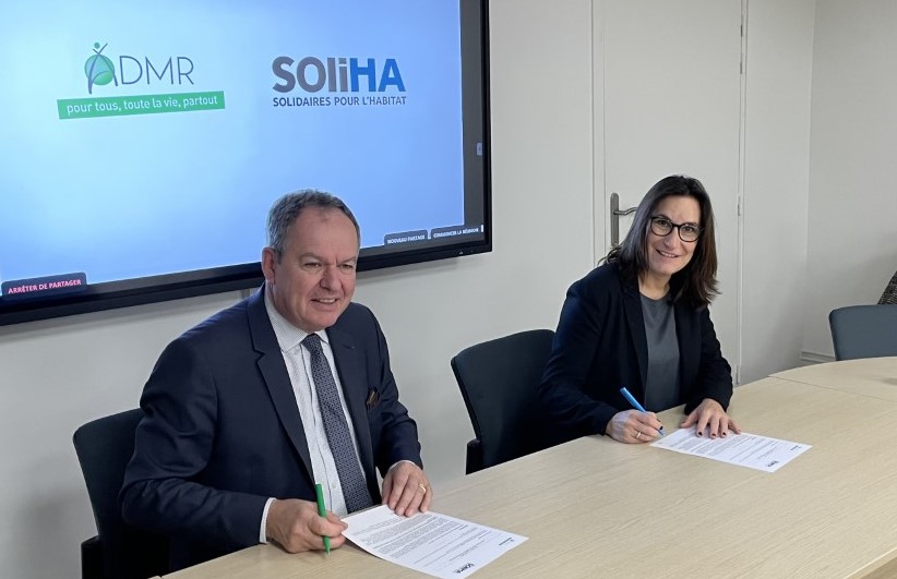 🖊 Signature de partenariat entre la Fédération #SOLIHA et l'Union nationale des associations <a href="/ADMRun/">ADMR</a> 🤝
Objectif 👉 travailler sur les politiques de prévention de perte d’autonomie et de maintien à domicile dans le cadre d’un habitat sécurisé et adapté aux besoins des personnes.