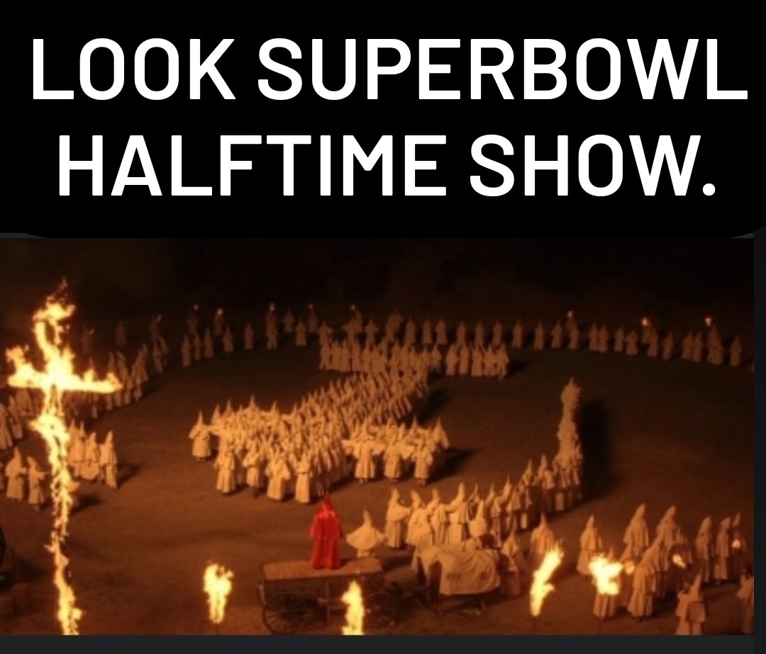 Hottscentlures's tweet photo. What a horrible show. Kids watch this crap and this is what you bring? Only after your stance that you would never do a halftime show following Kaepernicks nealing https://t.co/S1wgJY9wVQ