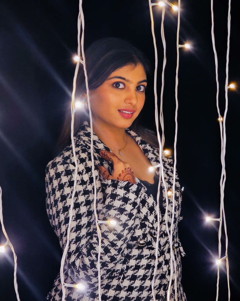 Adi_mane01's tweet photo. Honestly stunned by the Portrait Mode and Low light performance of the all new #GalaxyS23Ultra.
.
@samsungindia @samsungwithgalaxy
@samsungmobile
.
#EpicInPune #WithGalaxy #SamsungMembers #SamsungIndia #ShareTheEpic #Nightography #CaptureTheEpic #JoinTheEpic https://t.co/x1uBLRqeV6