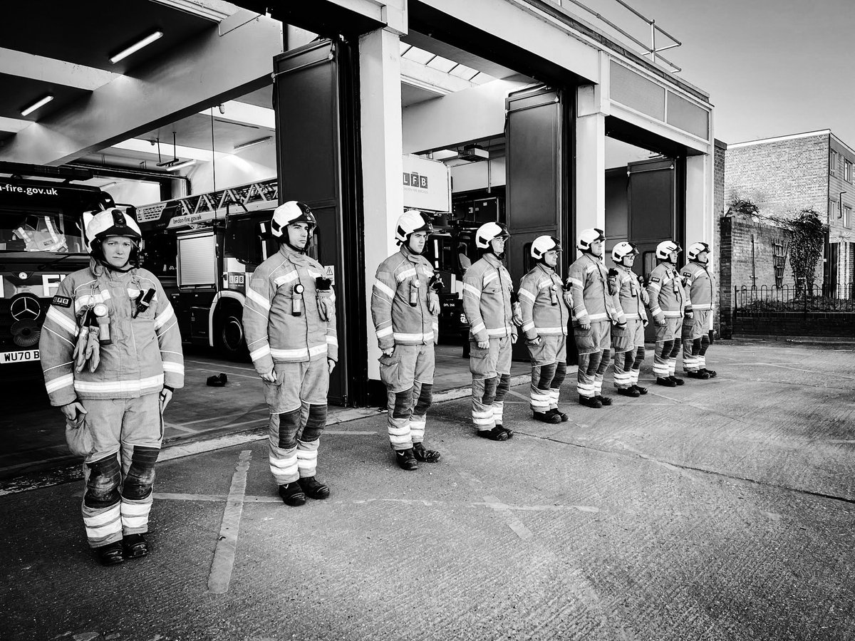 HaringeyLFB's tweet photo. This morning crews from Haringey joined FRS colleagues across the country, by pausing for a minutes silence in memory of Ff Barry Martin, who sadly passed following the injuries he sustained at the Jenners Fire.

Our thoughts remain with his family, friends and colleagues.

🤍 https://t.co/71h6AV7YH6