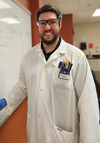 💯🔬 Mathieu Doucet, un exemple à suivre! 
« J’adore enseigner et le CCNB me donne la chance de transmettre mes connaissances et mon savoir. C’est vraiment spécial. J’aimerais en faire encore plus, mais je manque de temps. »

➡️ Plus ici : clic.ccnb.ca/bp7gtl