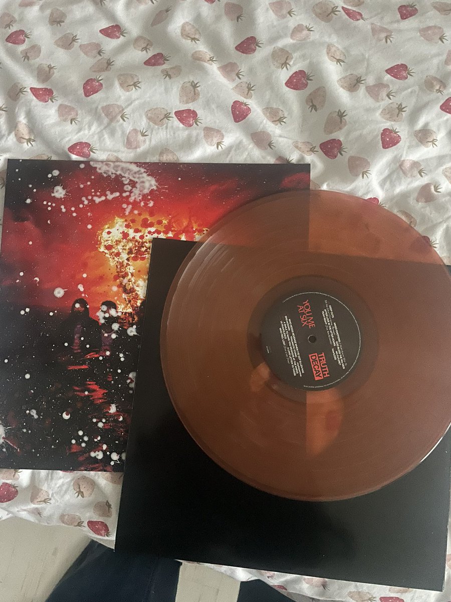 elfietea's tweet photo. @joshmeatsix so happy with mine 🖤 https://t.co/HFzpiH9sVW