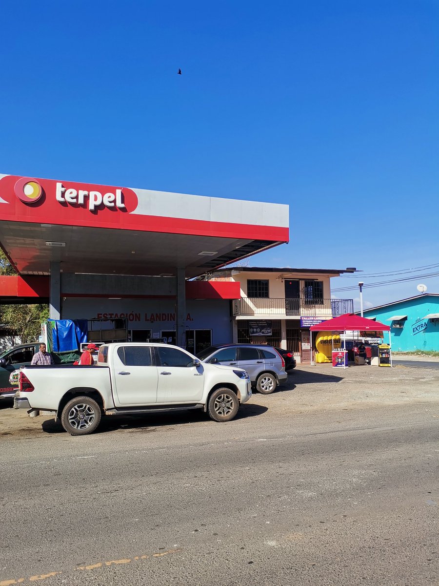 OilPanama's tweet photo. Hoy estuvimos en la Estación Landin ubicada en Guararé📍 junto a @lubristonepty 🏁

Promocionando el lubricante GLOBAL SUPER 4T 20W-50 JASO MA2 🛢️🏁

Distribuidor @rsimportscompany_pty
#GlobalOilPTY #GlobalOil #Lubricantes #Panama #Motos #GlobalSuper #4T #20w50 https://t.co/8N4zcDwdFK