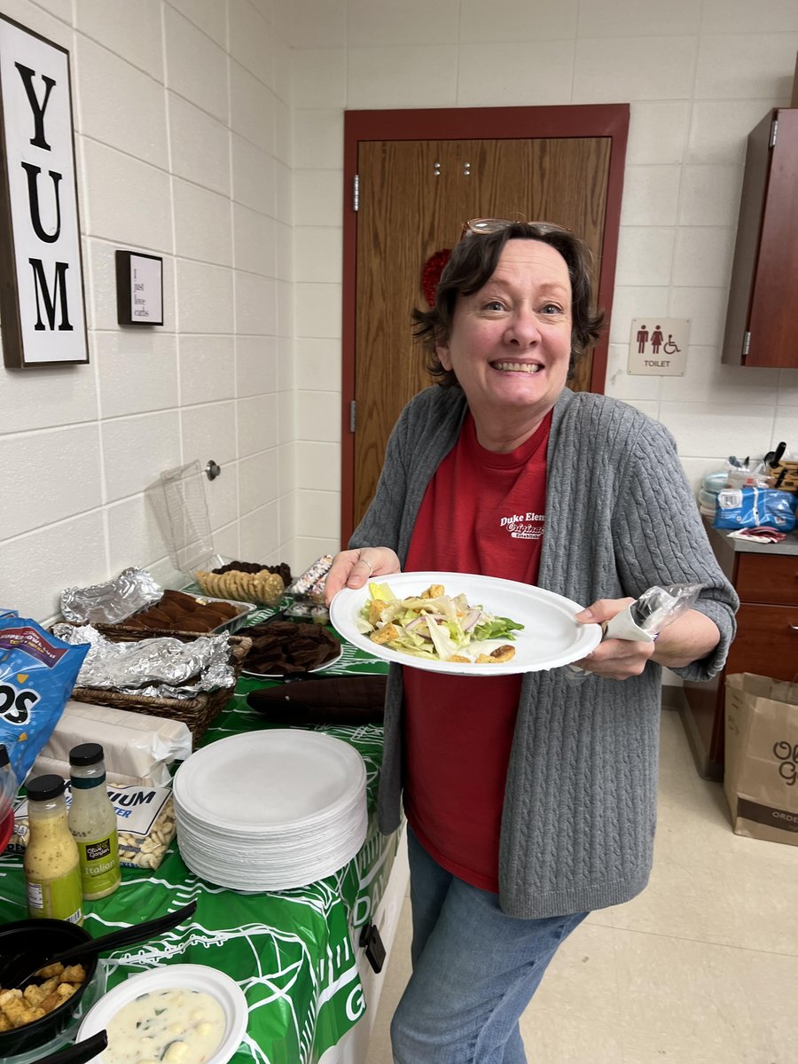 CWFDES_smcps's tweet photo. We here at #CWFDES have the BEST PTA! Thank you for providing our SOUPerbowl lunch on Friday!
It was all so delicious and a great time was had by all! https://t.co/EdLwWySMh2