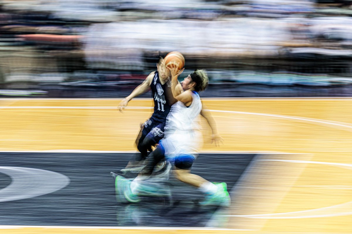 haze_basket's tweet photo. 栗原選手のドライブ
2023.2.12@千葉ポートアリーナ
#アスフレ
#栗原翼 https://t.co/pvrHlSnMob
