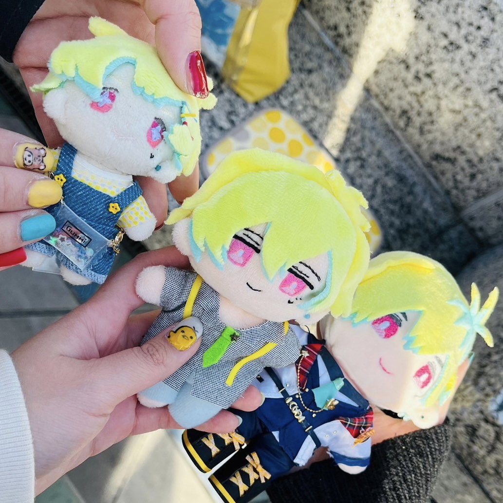 plumu1q_VAV's tweet photo. 百々人たち〜〜〜〜🫶🏻💚🐣
左のももぴ(#_umt1
真ん中のももぴ(#Taina_mg4 https://t.co/rCA2sYJLY2