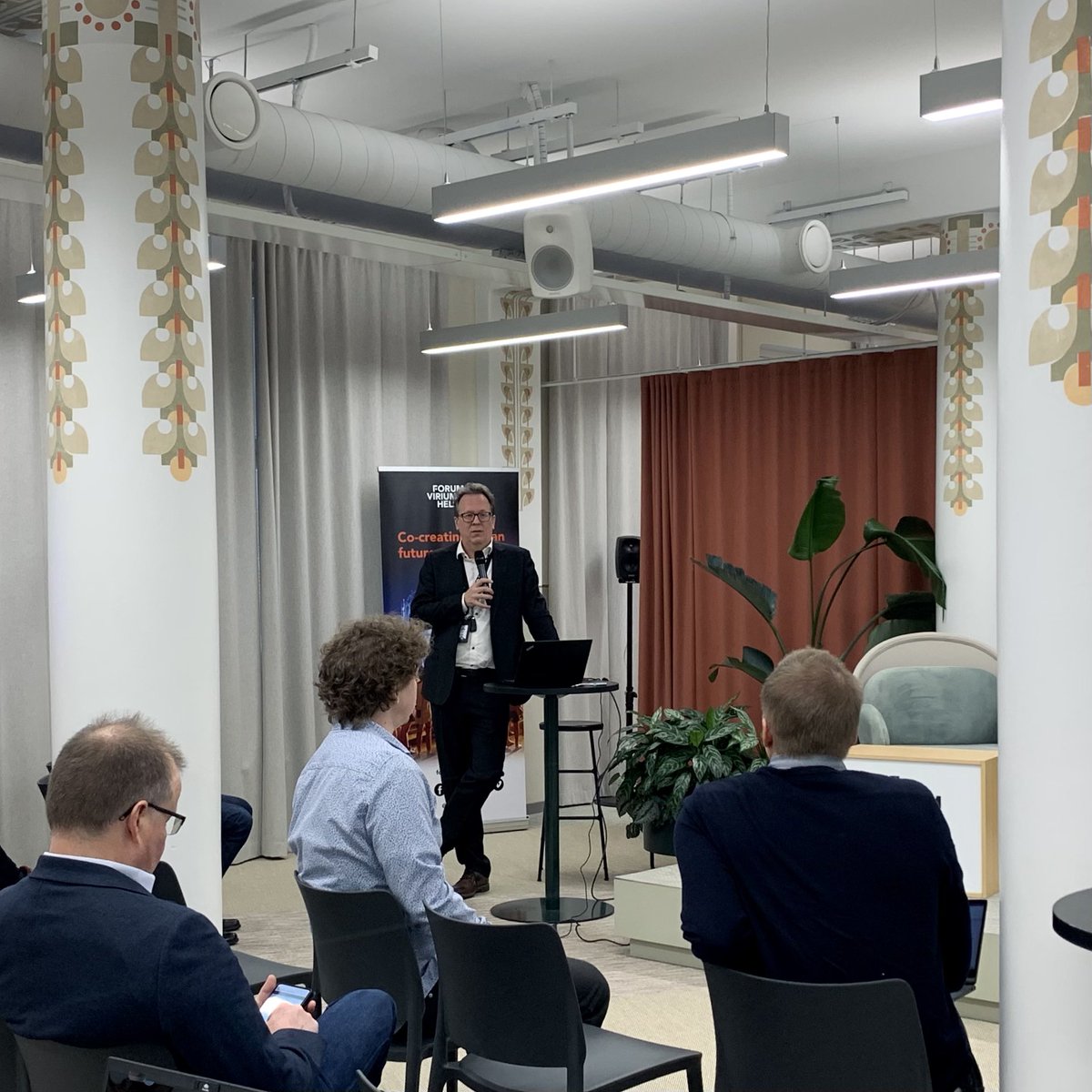 Mobility Lab Helsinki (@mobilitylabhel) on Twitter photo Liikenteen dataekosysteemissä tarvitaan yhteistyötä ja osaamista parempien palvelujen ja toimialan kasvun edistämiseksi. <a href="/Fintraffic_fi/">Fintraffic</a> toimii tässä mahdollistajana ja toimialan tukena, sanoo <a href="/jannelautanala/">Janne Lautanala</a> Datalla kestävää kaupunkiliikennettä -tapahtumassa. #älyliikenne #data Liikenteen dataekosysteemissä tarvitaan yhteistyötä ja osaamista parempien palvelujen ja toimialan kasvun edistämiseksi. <a href="/Fintraffic_fi/">Fintraffic</a> toimii tässä mahdollistajana ja toimialan tukena, sanoo <a href="/jannelautanala/">Janne Lautanala</a> Datalla kestävää kaupunkiliikennettä -tapahtumassa. #älyliikenne #data