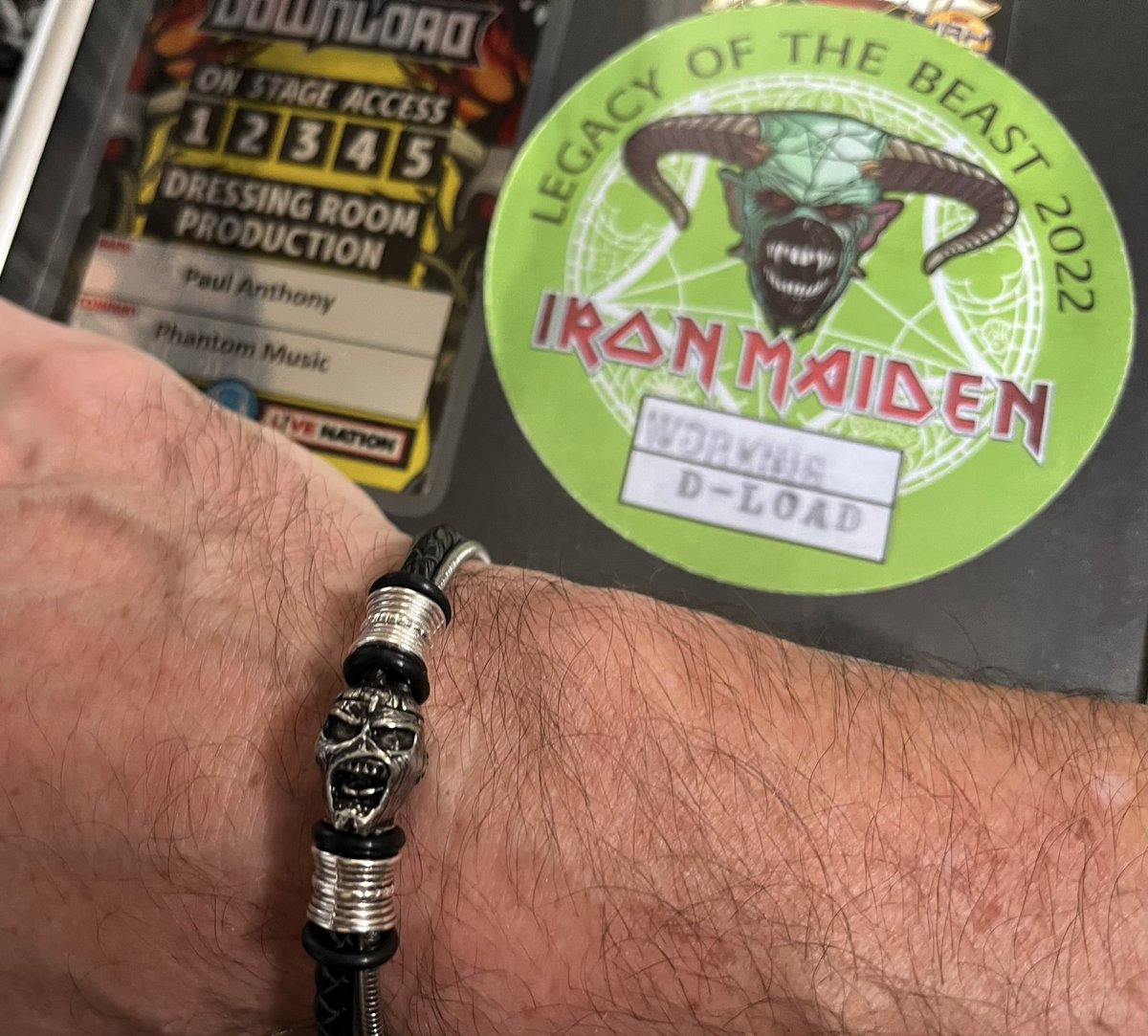 Lovin’ my new @IronMaiden Bracelet from @the_guitarwrist made up from Bass Guitar strings played by Steve Harris at @DownloadFest last June. 💯% of the profits from the sale of these goes to Maiden’s chosen charity @hmtruants. more from your fave bands at theguitarwrist.co.uk