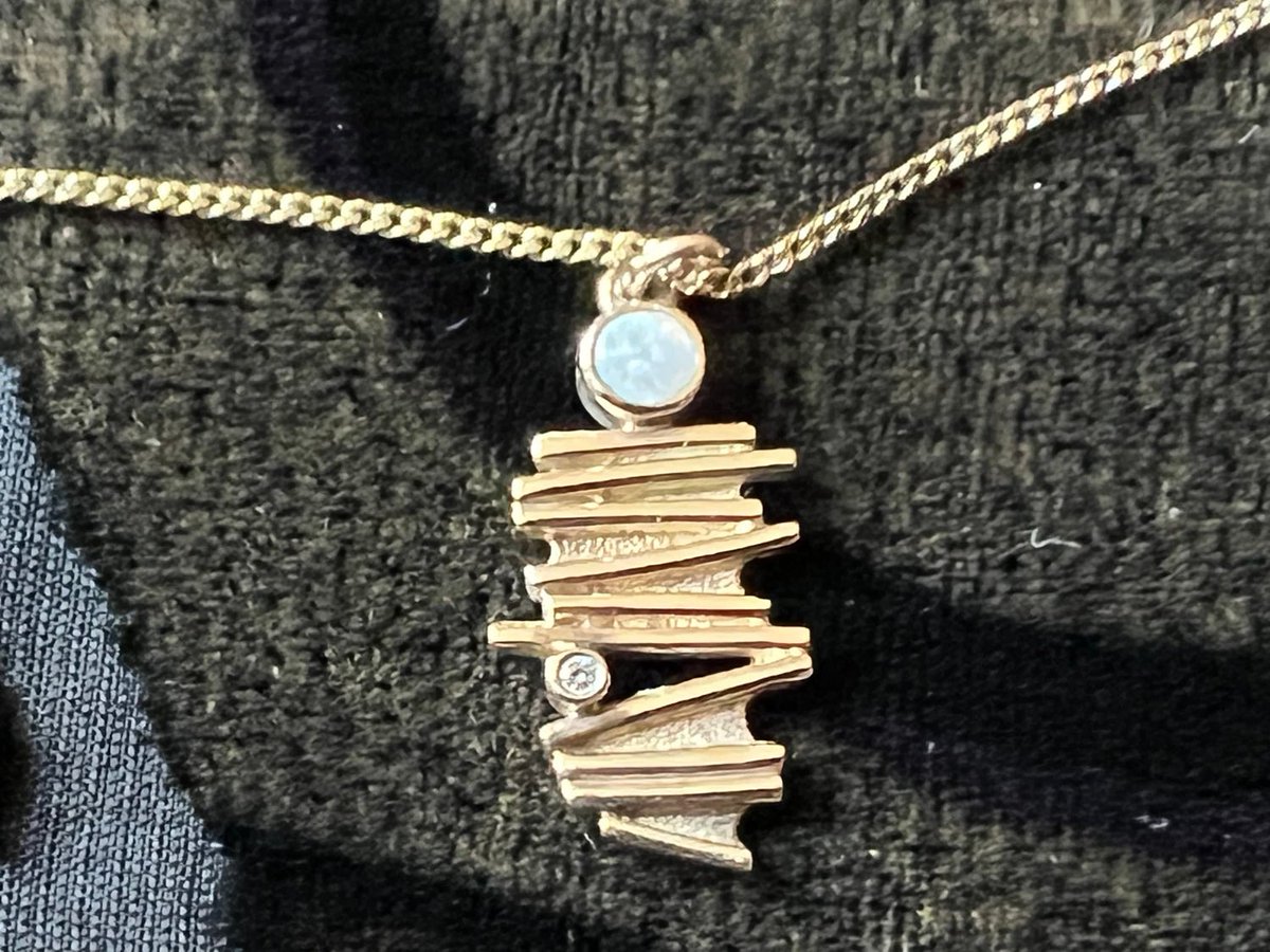 GreatArtandDes1's tweet image. New in my #etsy shop: Sheila Fleet Moonlight Pendant in 9 carat Gold Opal and Diamond on 9ct Chain #sheilafleet #moonlightrange #goldpendant #opaldiamond  etsy.me/40VozlA