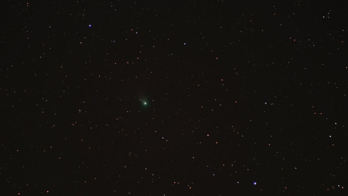 sjb_astro's tweet photo. A closer shot of #comet C/2022 E3 #ZTF from last night. This is a stack of 12 shots at 15s exp, 300mm fl, f/5.6, ISO 1600 using a DSLR on Star Adventurer tracking mount. #Astronomy #Astrophotography #CometZTF #CometE3 https://t.co/n0smfKHgYv