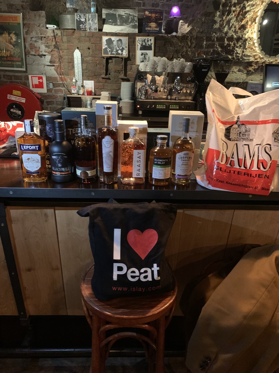 Hallo whiskyliefhebber 🥃, onze Wouter was afgelopen week weer op pad voor twee proeverijen. Donderdagavond 9 Februari was hij bij de familie Bams in Maastricht. Ziet er weer gezellig uit!

Proost