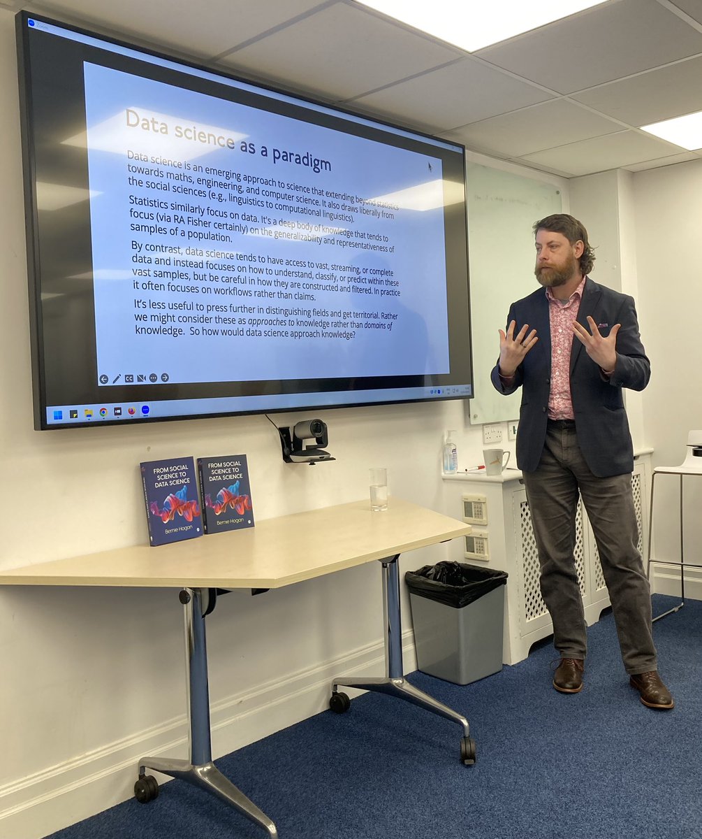 oiioxford's tweet image. Great to have @blurky launching his recently-published book ‘From Social Science to Data Science’ @oiioxford #DataScience #socialdatascience