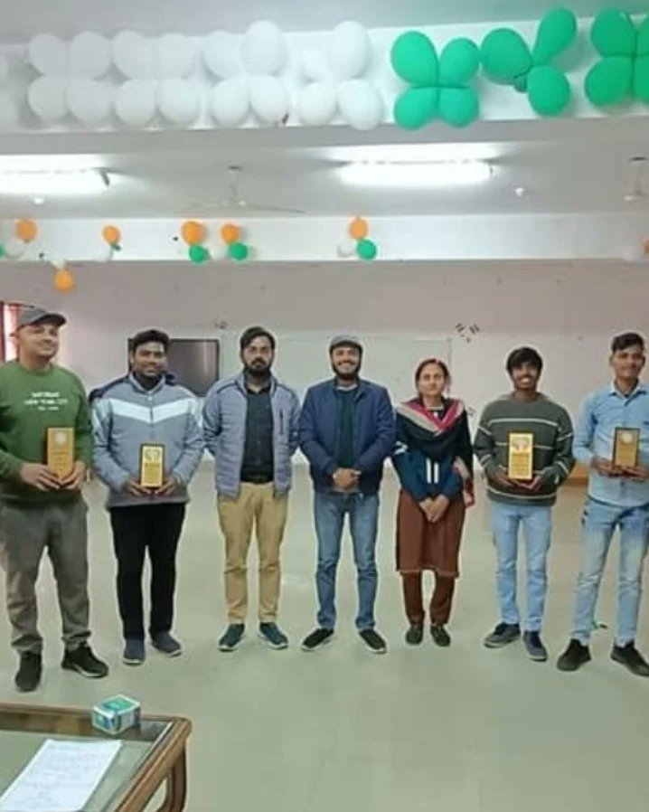 recb_up's tweet photo. The Literary Club organised English Debate Competition. The winners are Rishabh Jaiswal (EE, 3rd year), Rishabh Kumar (IT, 2nd year),Satyaprakash Pandey (EE, 1st year) and  Aditya Kumar (EE, 1st year). The judges of the event are Mr. Pushp Maheshwari Sir and Mr. Sunil Maurya Sir. https://t.co/LjjRXyZVRX