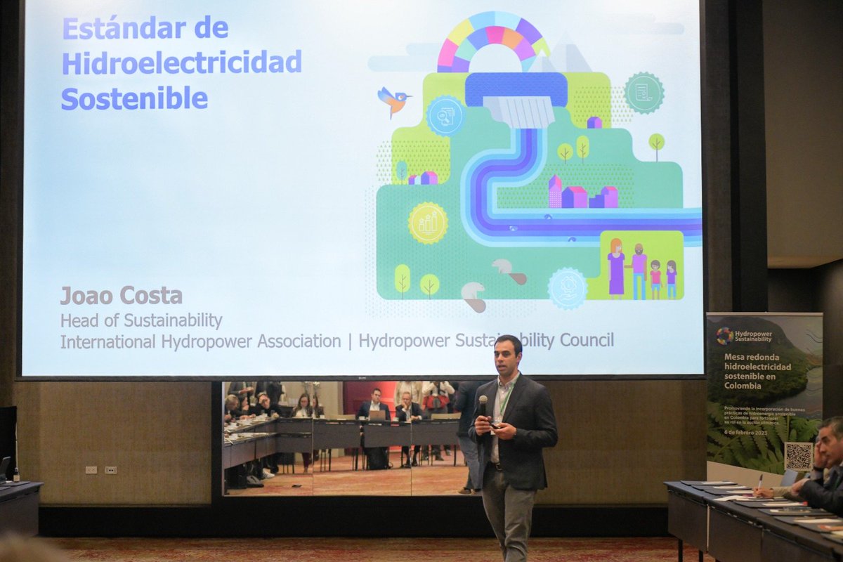 SuizaColombia's tweet photo. @SuizaColombia, apoyó el encuentro en Bogotá entre @iha_org  y el Gobierno de 🇨🇴 con presencia de @Acolgen y #Ceera @EPMestamosahi y #EnergoPro para seguir impulsando la #EnergíaHidroeléctrica como apuesta para la #TransiciónEnergética en la región.
➡️https://t.co/aXBQ4ukW56 https://t.co/GVSaN2G9vV
