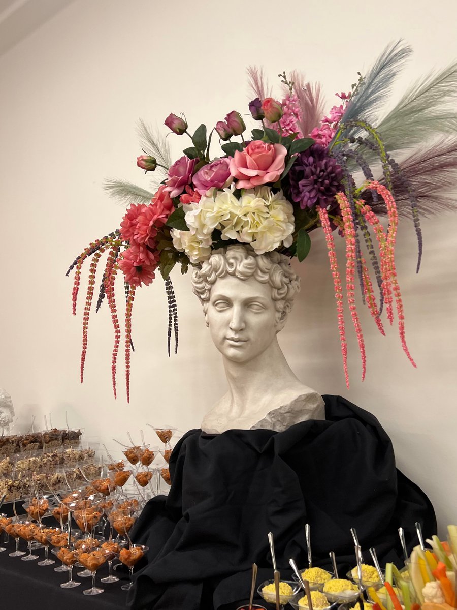 DLVisionMode's tweet photo. Retour en images sur la soirée L'Apéro de Mael qui se déroulait mercredi dernier lors de laquelle les invités ont pu découvrir la nouvelle collection de @smail_akdim #modequebecoise #Montreal #luxe #fashion https://t.co/9TnKJDQfjn