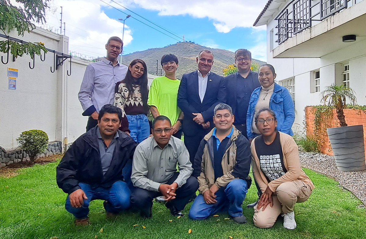 DW_Akademie_es's tweet photo. 🙏🏽Gracias @AlemaniaBOL por compartir con nuestros socios #CEPRA y @MuyWaso durante el taller para comunicadores en #Cochabamba 🇧🇴
🤗Su visita nos motiva para seguir trabajando por una sociedad informada y crítica y apostando por una #ComunicaciónComunitaria https://t.co/FyACyd06Yc