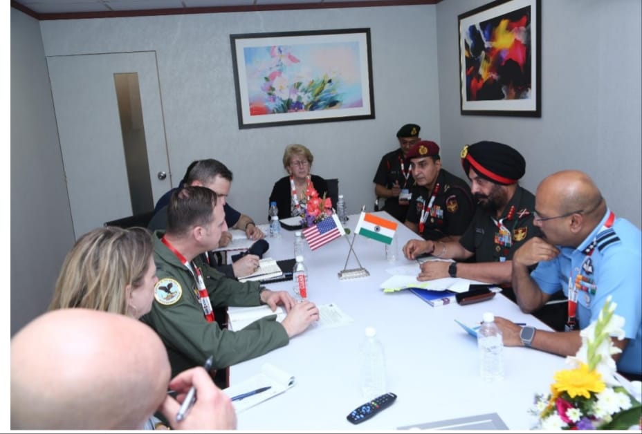 HQ_IDS_India's tweet photo. Indian and US delegations led by Lt Gen Manjinder Singh, Deputy Chief @HQ_IDS_India and Maj Gen Julian C Cheater respectively met on the sidelines of #AeroIndia2023 and discussed further strengthening of India-US def collaboration under Def Technology and Trade Initiative #DTTI https://t.co/6zsYwRC0G1