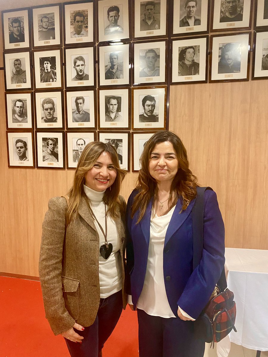 Hasbleidy28's tweet image. Momento de compartir experiencias con compañeros del mundo del fútbol y baloncesto. Jornadas científicas @AEMEF_ @rfef , esta tarde con fracturas en el campo