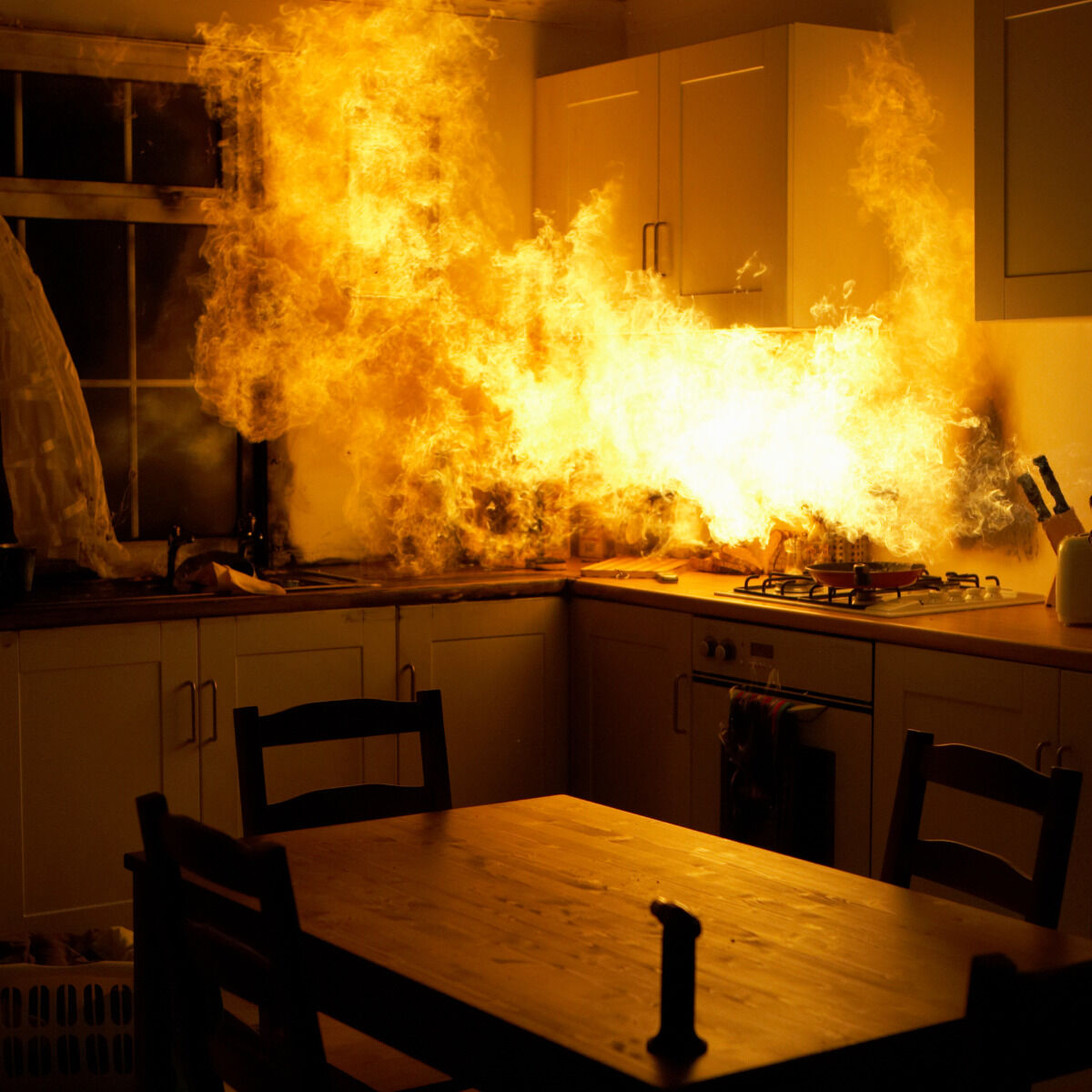 ReynoldsRestor's tweet image. Grease fires are one of the most dangerous types of residential fires and can be difficult to put out. By taking the proper preventive measures, grease fires can be avoided altogether. #greasefire #fire #fireprevention #firedamage #firedamagerestoration

bit.ly/3wB7gIs