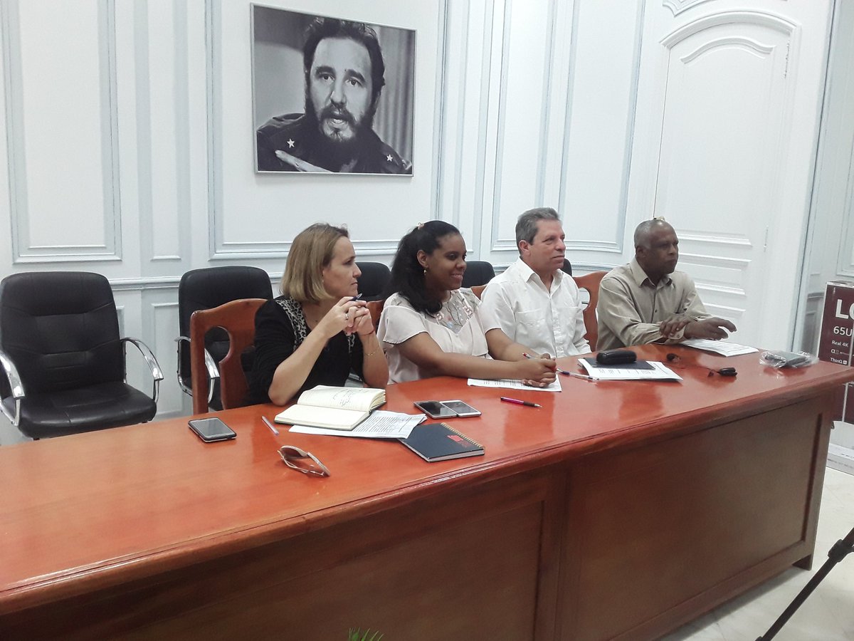 Sostiene el Vicepresidente del ICAP <a href="/VictorGaute/">Víctor Gaute López</a> y miembros de la Dirección de África y Medio Oriente un intercambio virtual con miembros del movimiento de solidaridad con Cuba en Irán. 
#MejorEsPosible