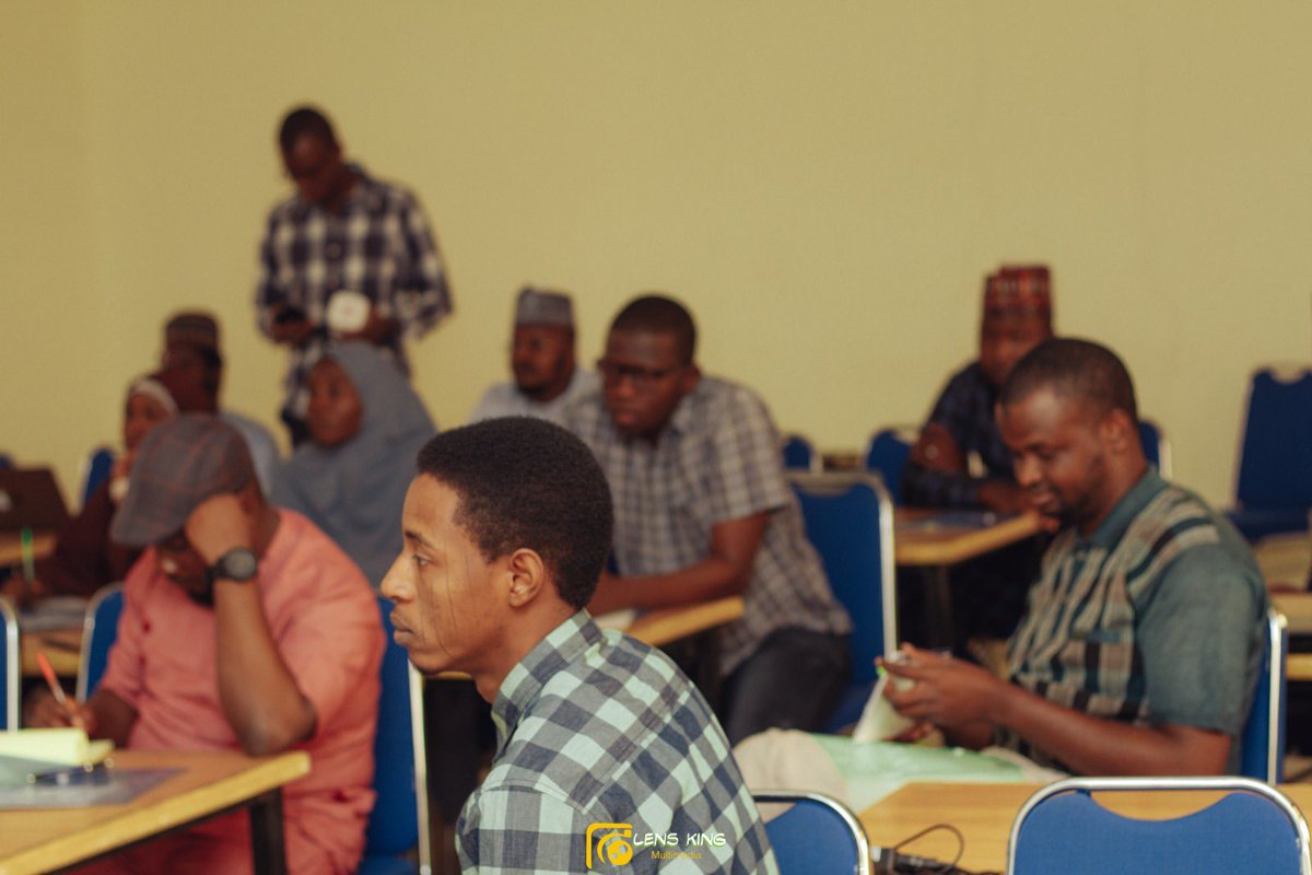 Day 1: One week workshop on Confocal Microscopy <a href="/TaYoshimatsu/">Takeshi Yoshimatsu</a> &amp; <a href="/pez_hayes/">Pez Hayes</a> <a href="/eremacham/">Elena Remacha</a> taking the participants through Immunostaining &amp; Basics of microscopy respectively #BioRTC2023 <a href="/BioRTCNig/">BioRTC</a> <a href="/yobestateuni/">Yobe State Uni.</a> <a href="/MurtalaBindawa/">Murtala bindawa</a> <a href="/cziscience/">CZI Science</a>