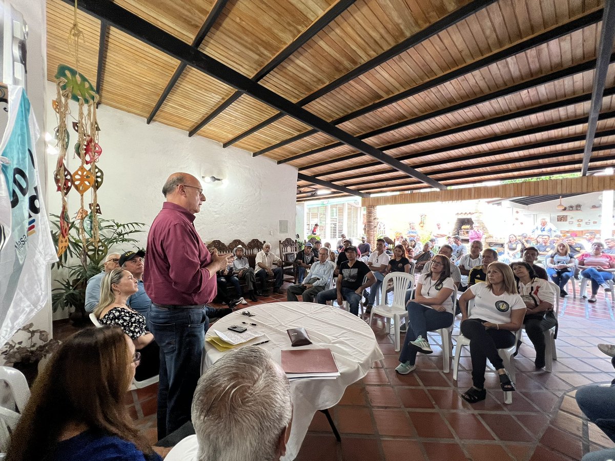 williamsdavila's tweet photo. Gracias comp de @ADemocratica @heribertoLabrad Táchira y CES excelente actividad San Cristobal, Rubio,Guásimos,Michelena,El Cobre,Panamericano,Ayacucho verificando estructuras.
Luchamos contra el régimen antipopular y depredador d Maduro e impulsar el cambio con @prospericarlos https://t.co/OkhtJo0YDK