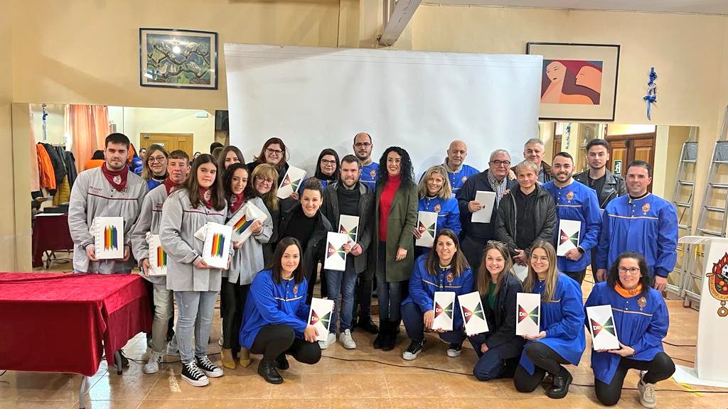 FallaCambro's tweet photo. 𝑫𝑬𝑺𝒆𝒒𝒖𝒊𝒍𝒊𝒃𝒓𝒂𝒕𝒔 ja és tot vostre. Esperem que el gaudiu tant com ho ha fet l'equip de llibret.
Ací vos deixem els millors instants de la presentació.
#plf23 #PremisLlibretsGVA #LlibretFCambro #DESequilibrats
@LletresFalleres @GVAeducacio @GVAinclusio @llenguesUV https://t.co/BFAw9Fa5ip