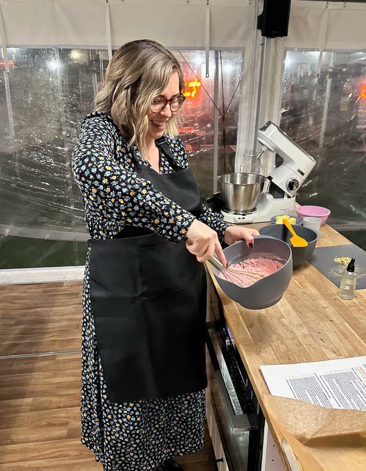 xameliax's tweet photo. *NEW POST* - Come with me to the Big Birmingham Bake Off!!! https://t.co/CYroeO0oG0 https://t.co/fOGHlKBMJL