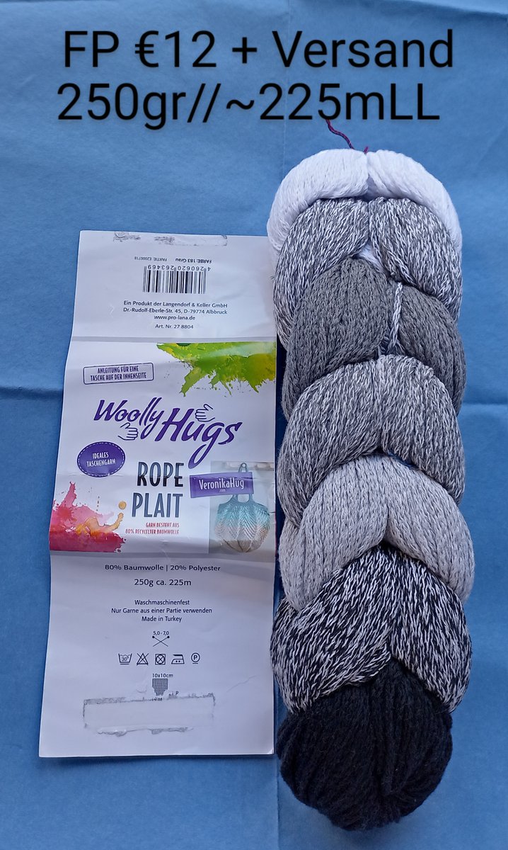 LaMadameDomme's tweet photo. Und wo ich schon #EinigesMussRaus ins Leben gerufen habe, dieses BändchenGarn, FarbVerlauf von ⬜ bis NichtGanz ⬛, neu; noch original gewickelt zum Zopf=> €12 + Versand. DM 😊 #häkelbubble #followerpower #woollyhugs #ropeplait #strickbubble #rt #DIY #privaterverkauf https://t.co/11ocw42VtJ