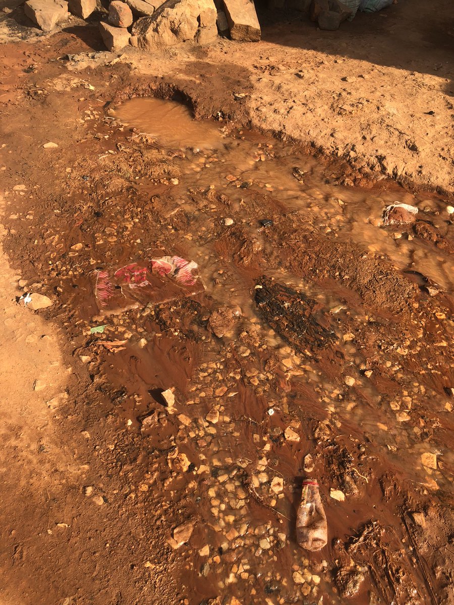 AlbertBeyunga1's tweet photo. @nwscug please come and attend to this issue at earliest possible time we don’t need to make losses this financial year location Najjera 2 near top view primary school https://t.co/BFakcJX4A3