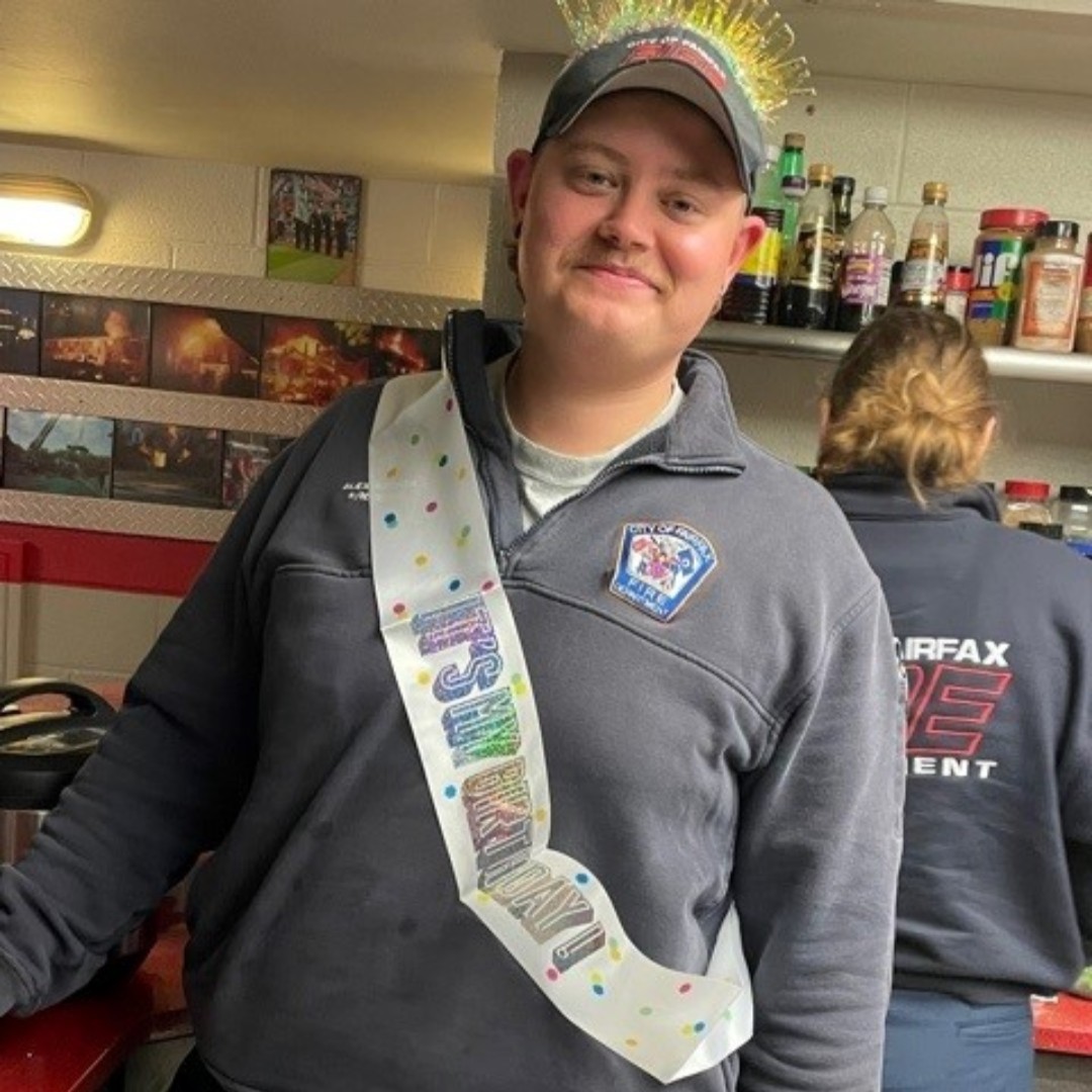 CityofFairfaxFD's tweet image. Who doesn't  love a #BirthdayParty!? Fun times on #Cshift! Happy Birthday, Alex! #StationLife #CFFD #FDBirthday