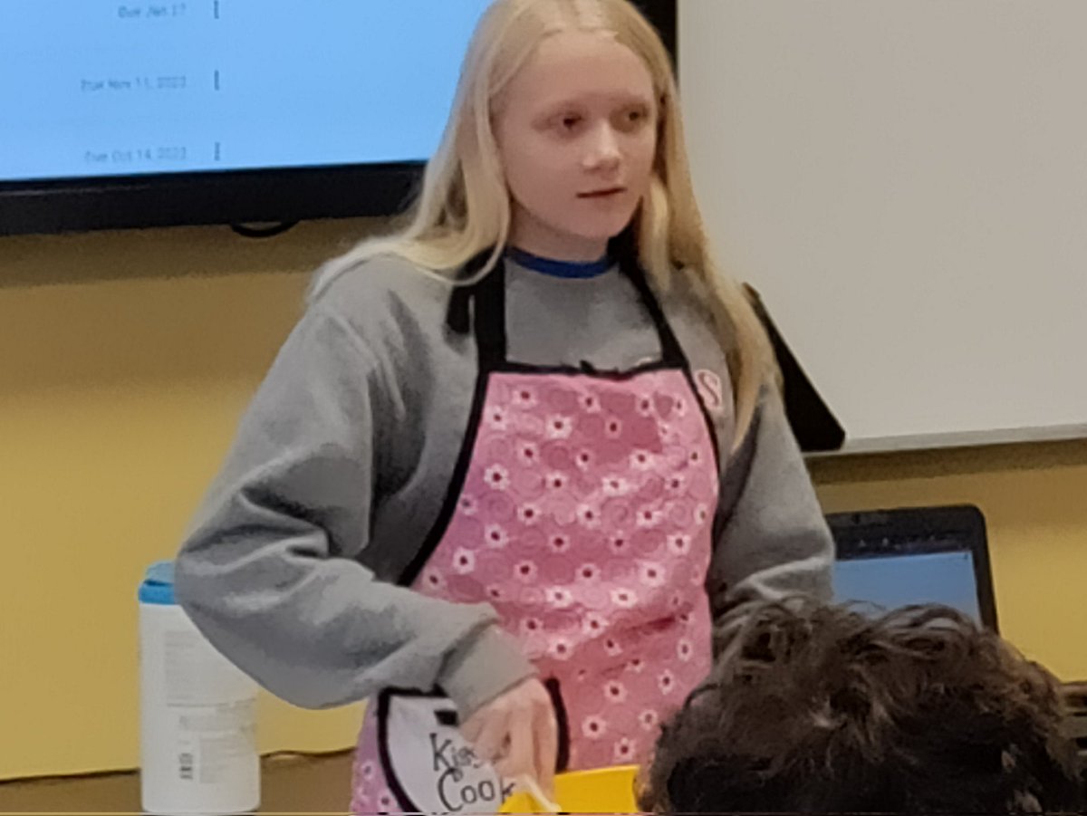 SpanglerCCLS's tweet photo. 8th grade demonstration speeches! @CCLSChargers @CCLSAlbers https://t.co/PIn4cADPDK