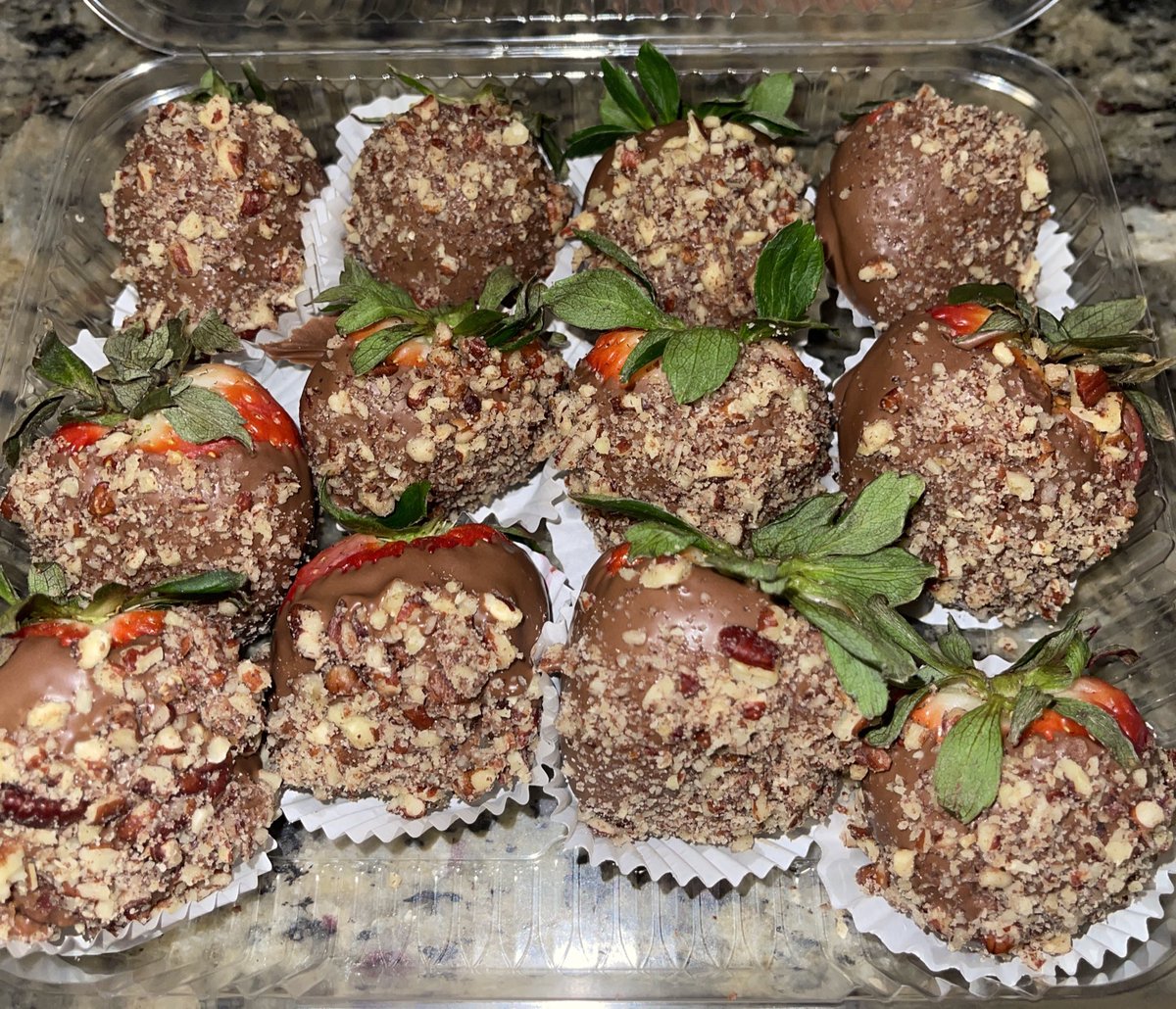 SierrasSweetLay's tweet photo. Valentines Day orders 💕
#SierrasSweetLayers https://t.co/gbbqvojVXT
