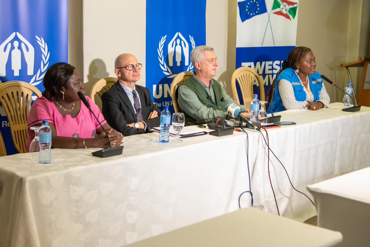 UNHCR_Burundi's tweet photo. Un grand merci  à #UE pour l’appui aux réfugiés burundais se trouvant dans quatre pays de la région ainsi que les rapatriés au Burundi. Annonce faite par  Ambassadeur Claude Bochu pendant la visite du HC, # Filippo Grandi au Burundi. 
@EnoBrigitte 
 @UEauBurundi , @UN_Burundi; https://t.co/P0kvXzqM3H
