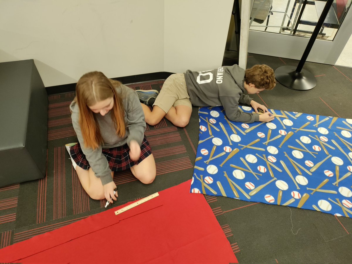 SpanglerCCLS's tweet photo. 7th grade class service project. Making tied fleece blankets to donate to St. Louis Children's Hospital. @CCLSChargers https://t.co/NpriqbSM7E