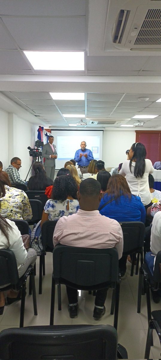 Excelente iniciativa, la mejor forma de dar seguimiento a la calidad educativa, involucrando a los reales actores.