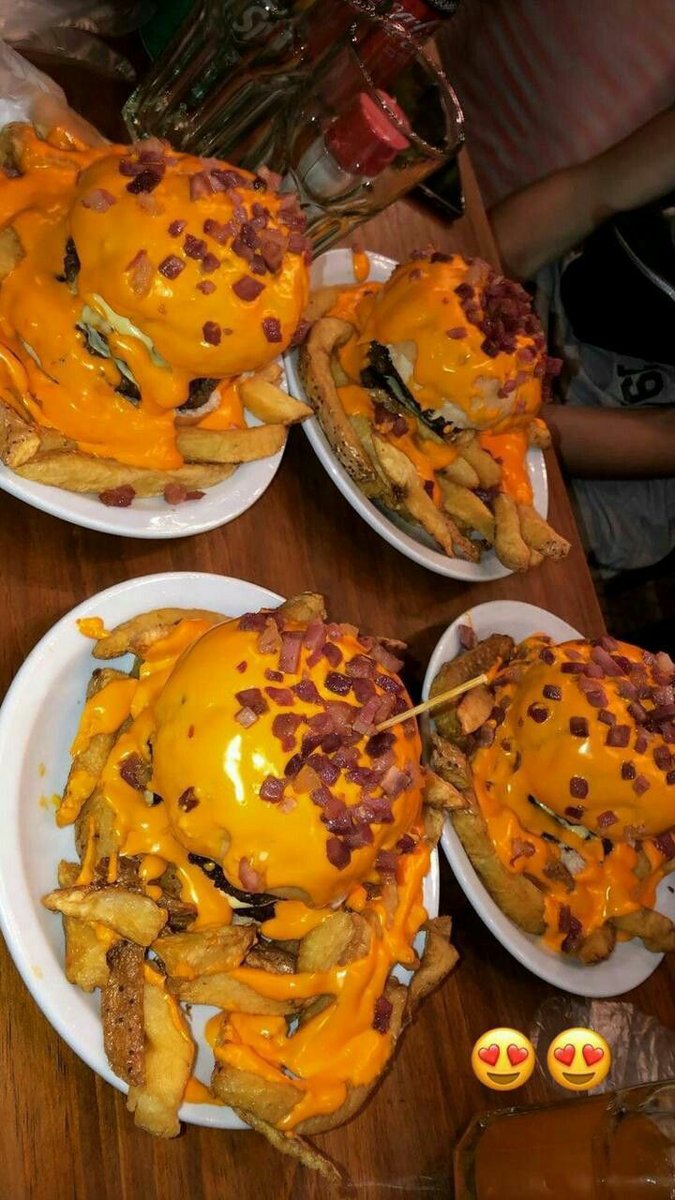 AhGordice's tweet photo. Na sua cidade tem esses tipos de lanches ?
De comer com os olhos 🤣👀 https://t.co/cYQpt9s70c