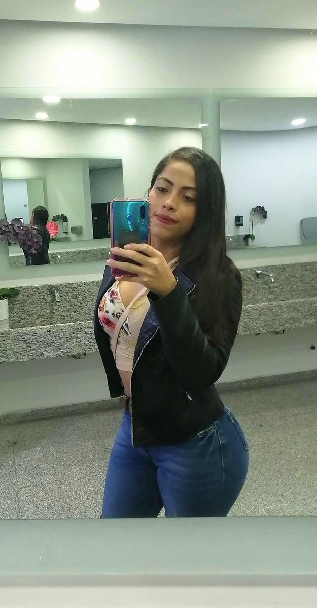 BigassGiezy's tweet photo. Mi jefe hoy nos cito en la compañía a todos a las 7 tuvimos una junta rápida  y de ahí me dijo tú te vienes conmigo a hacer unos papeleos fuera de la oficina, me llevo aún motel a cogerme rico, y pues así empeze mi semana ¿Ustedes cómo la empezaron? 😍😘🥰❤️🍑🍆 https://t.co/CrHTxUzVFP