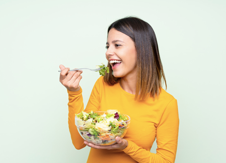 VIVErevista's tweet image. #Nutrición con #amor

¿Qué se te viene a la mente cuando piensas en esta frase “come como si te amaras a ti mismo”? Esta frase expresa que en la medida que nos amamos a nosotros mismos, vamos a tomar las mejores decisiones para #nutrir a nuestro #cuerpo.

bit.ly/nutricion2023