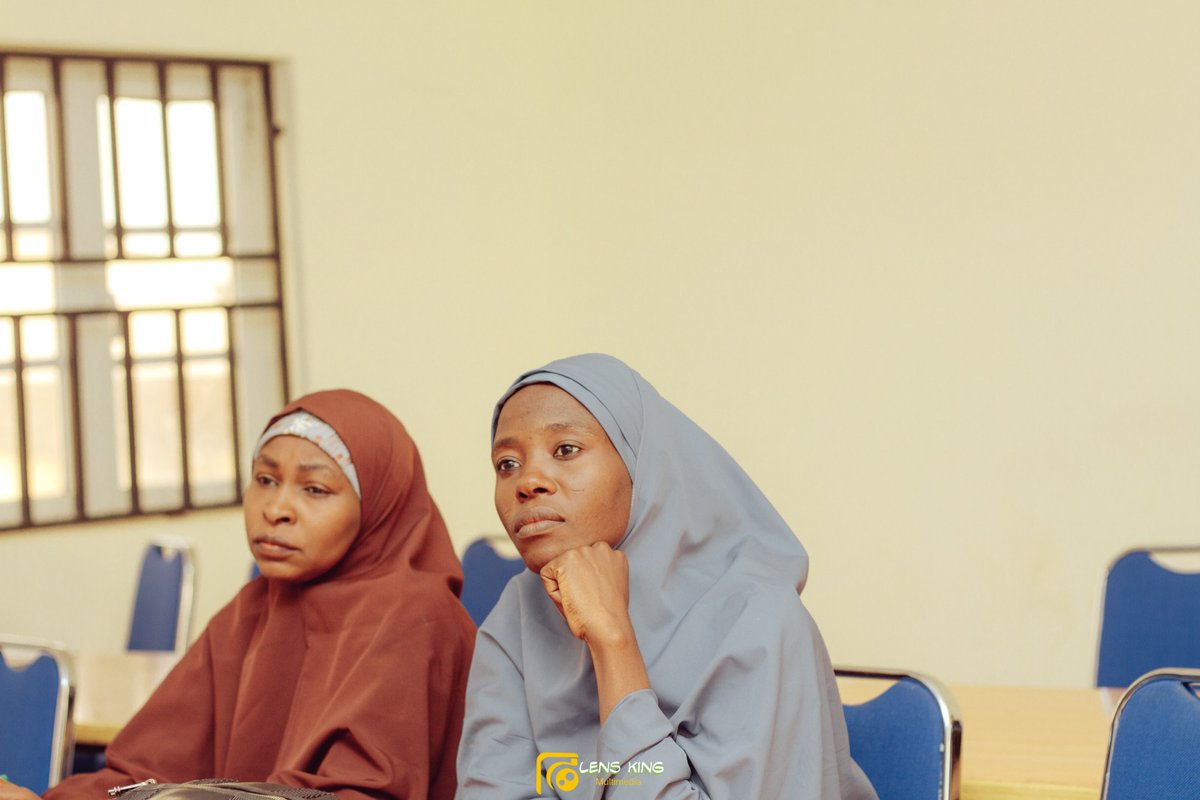 WambianN's tweet photo. 1st day of #WAMBIAN's confocal microscopy course @ #BioRTC, Yobe State, Nigeria! Organizer @MurtalaBindawa led the opening ceremony. @TaYoshimatsu gave theory &amp; a practical on immunostaining &amp; @pez_hayes talked through basic microscopy theory. Tomorrow @eremacham &amp; fluorescence!! https://t.co/uuXEiNZsNQ