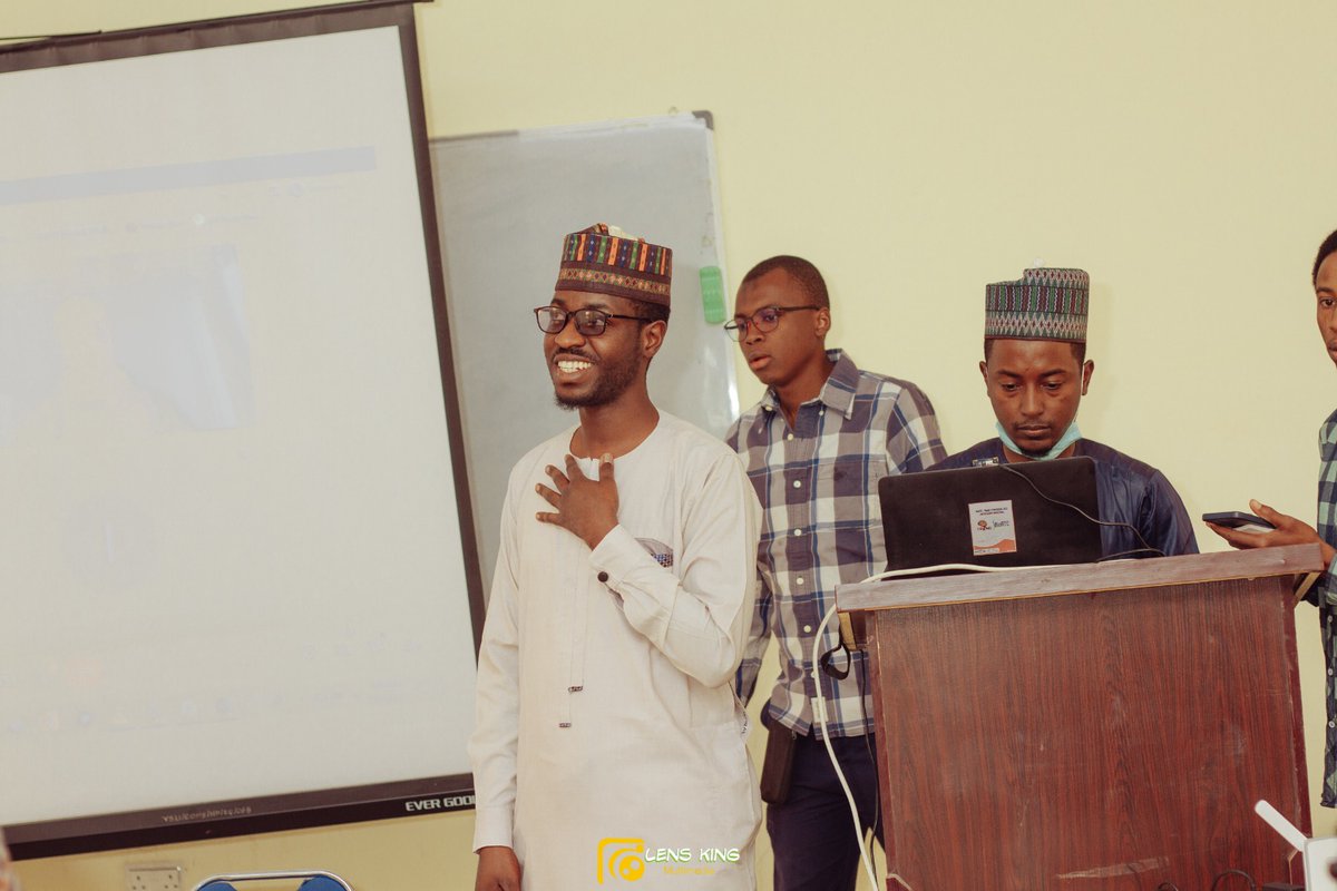 1st day of #WAMBIAN's confocal microscopy course @ #BioRTC, Yobe State, Nigeria! Organizer <a href="/MurtalaBindawa/">Murtala bindawa</a> led the opening ceremony. <a href="/TaYoshimatsu/">Takeshi Yoshimatsu</a> gave theory &amp; a practical on immunostaining &amp; <a href="/pez_hayes/">Pez Hayes</a> talked through basic microscopy theory. Tomorrow <a href="/eremacham/">Elena Remacha</a> &amp; fluorescence!!