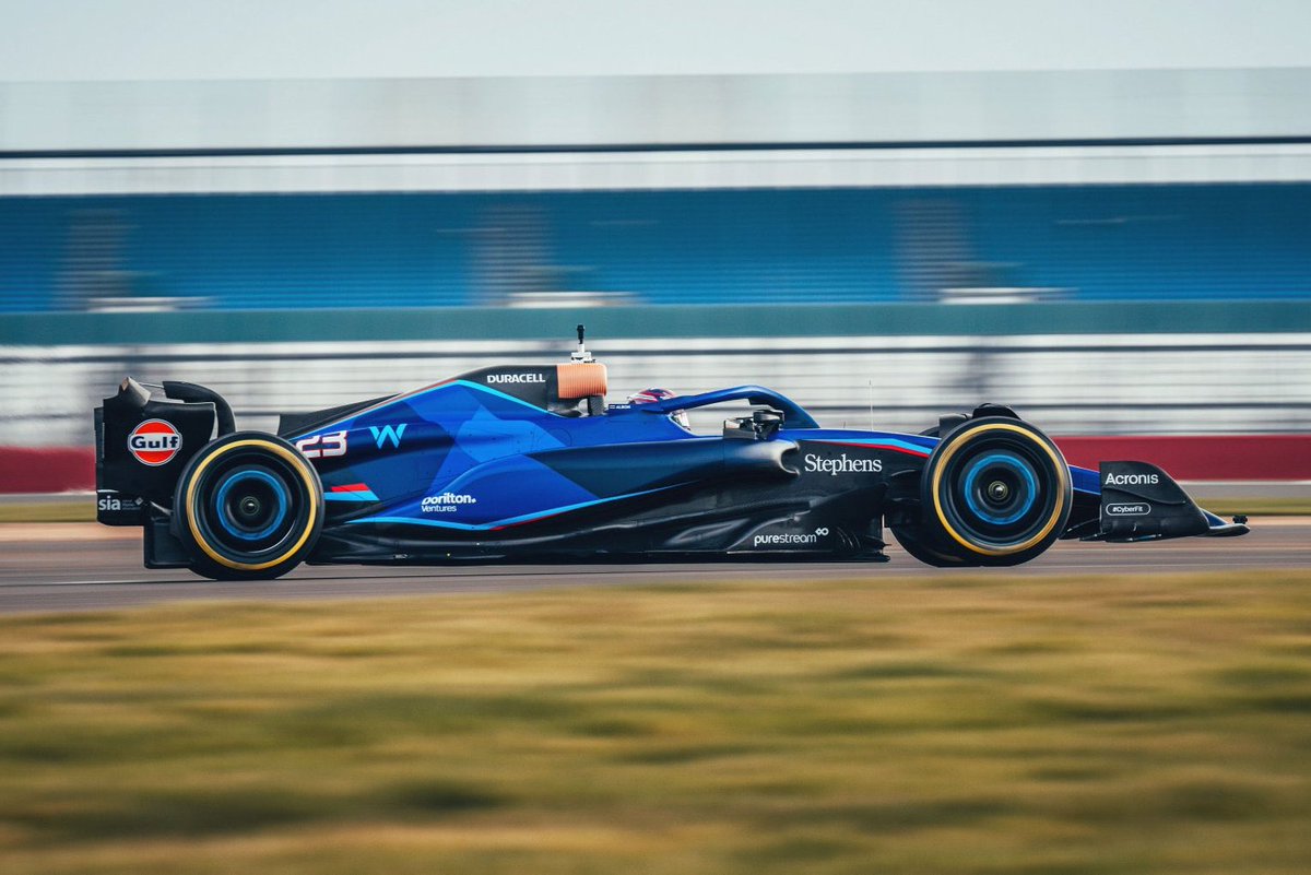TomP1Bellingham's tweet photo. This livery is an absolute beauty and I won't hear otherwise. Bravo @williamsf1 😙 https://t.co/3sDo7iitBU