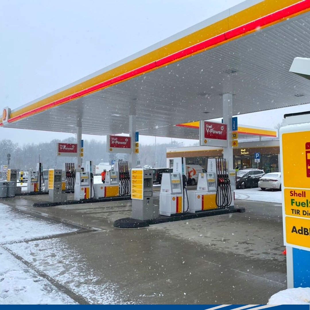 wayne_gaspumps's tweet image. Check out how good our #WayneHelix 6000 fuel dispensers look with a little dusting of snow at this Shell forecourt in Jerzmanowa near Głogów, Poland. Thank you to GIA Polska for sharing these images! #FuelingFebruary #RefuelingWithDFS #Glogow #DoverFuelingSolutions