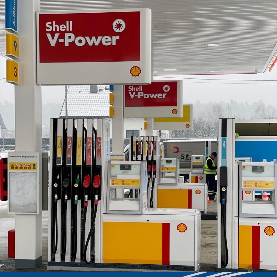 wayne_gaspumps's tweet image. Check out how good our #WayneHelix 6000 fuel dispensers look with a little dusting of snow at this Shell forecourt in Jerzmanowa near Głogów, Poland. Thank you to GIA Polska for sharing these images! #FuelingFebruary #RefuelingWithDFS #Glogow #DoverFuelingSolutions