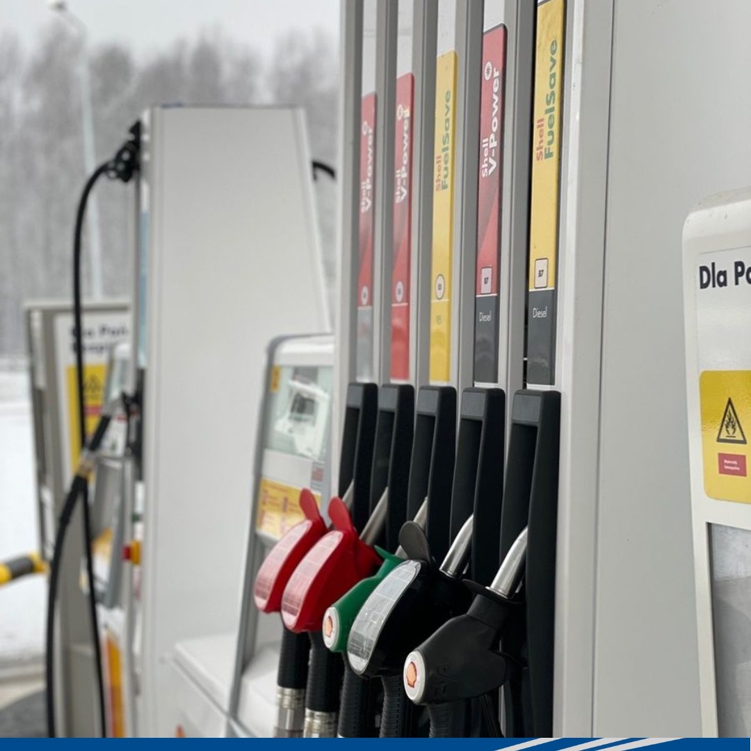 wayne_gaspumps's tweet image. Check out how good our #WayneHelix 6000 fuel dispensers look with a little dusting of snow at this Shell forecourt in Jerzmanowa near Głogów, Poland. Thank you to GIA Polska for sharing these images! #FuelingFebruary #RefuelingWithDFS #Glogow #DoverFuelingSolutions