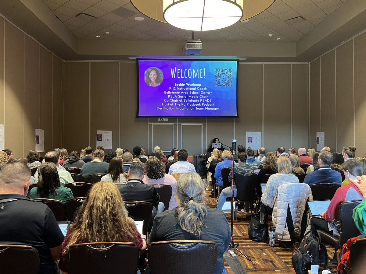 1DuckyMathCoach's tweet photo. A packed house for @LitCoachJackieW for her first session @peteandc! #LetTheLearningBegin #ThePLPlaybook https://t.co/73zgYmLrSB