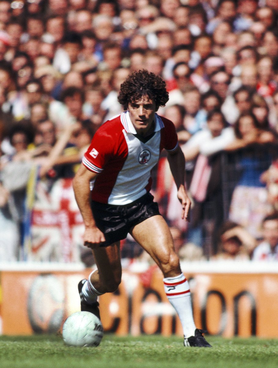 SouthamptonFC's tweet photo. Happy birthday to former #SaintsFC forward Kevin Keegan! 🎉 https://t.co/7TQP9nARMk