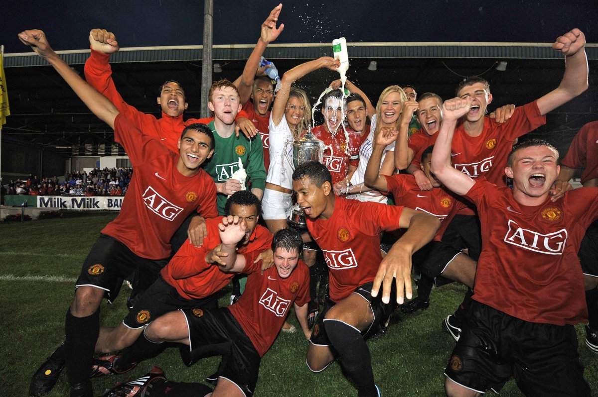 callmeToprex's tweet photo. Thanks @connected_NI for the invitation to share coaching ideas with coaches from N.Ireland I have great memories of coaching Man Utd teams at the NI Milk Cup - a fantastic developmental experience on/off the pitch creating shared memorable experiences for generations of players https://t.co/lBEFNHPFoX