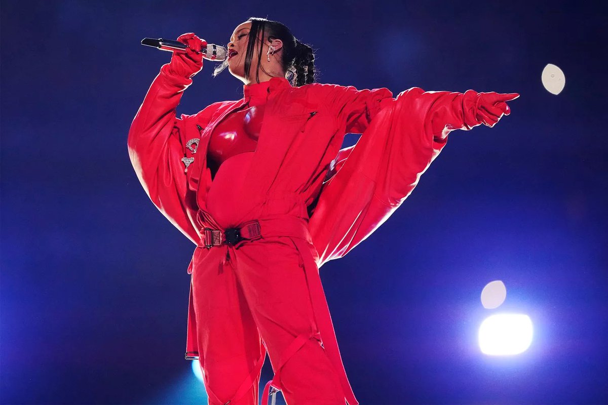 I. Loved. It. A visual feast! What I enjoyed most was <a href="/rihanna/">Rihanna</a> DIDN’T open up the stage to some of her great collaborators. It was her invite, her stage, and she owned it. The *surprise* element was the only surprise we needed, and so very Ri. 🥰
📸Shutterstock #HalftimeShow
